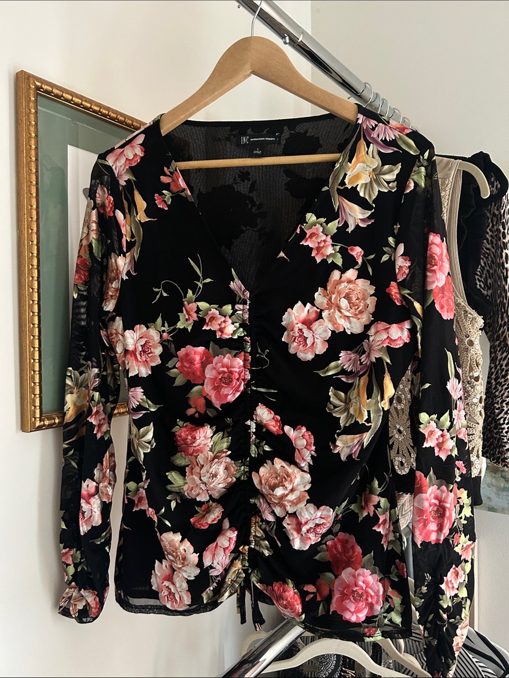 Inc L Black shimmery pink red  Floral Ruched V-Neck Top sheer fitted sleeves